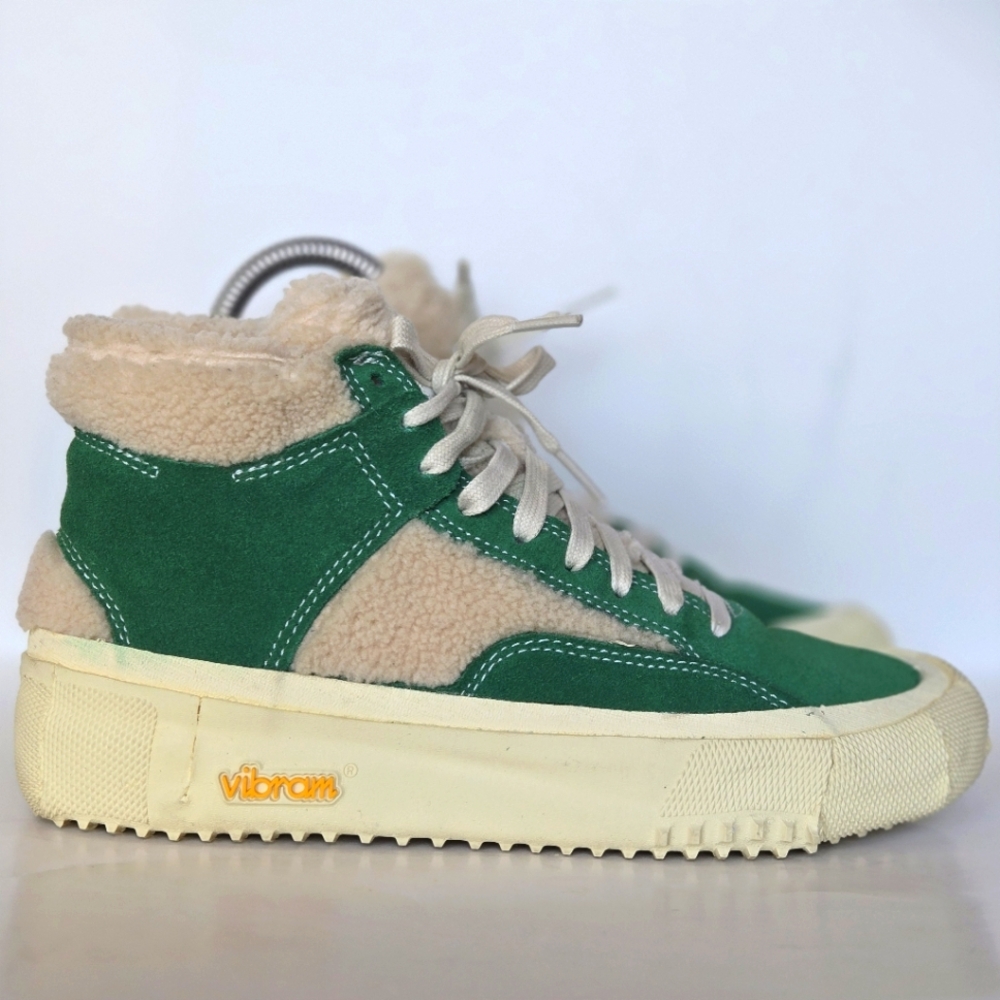 Womenās BRANDBLACK Vibram Hightop Green Sbeaker Size 8.5